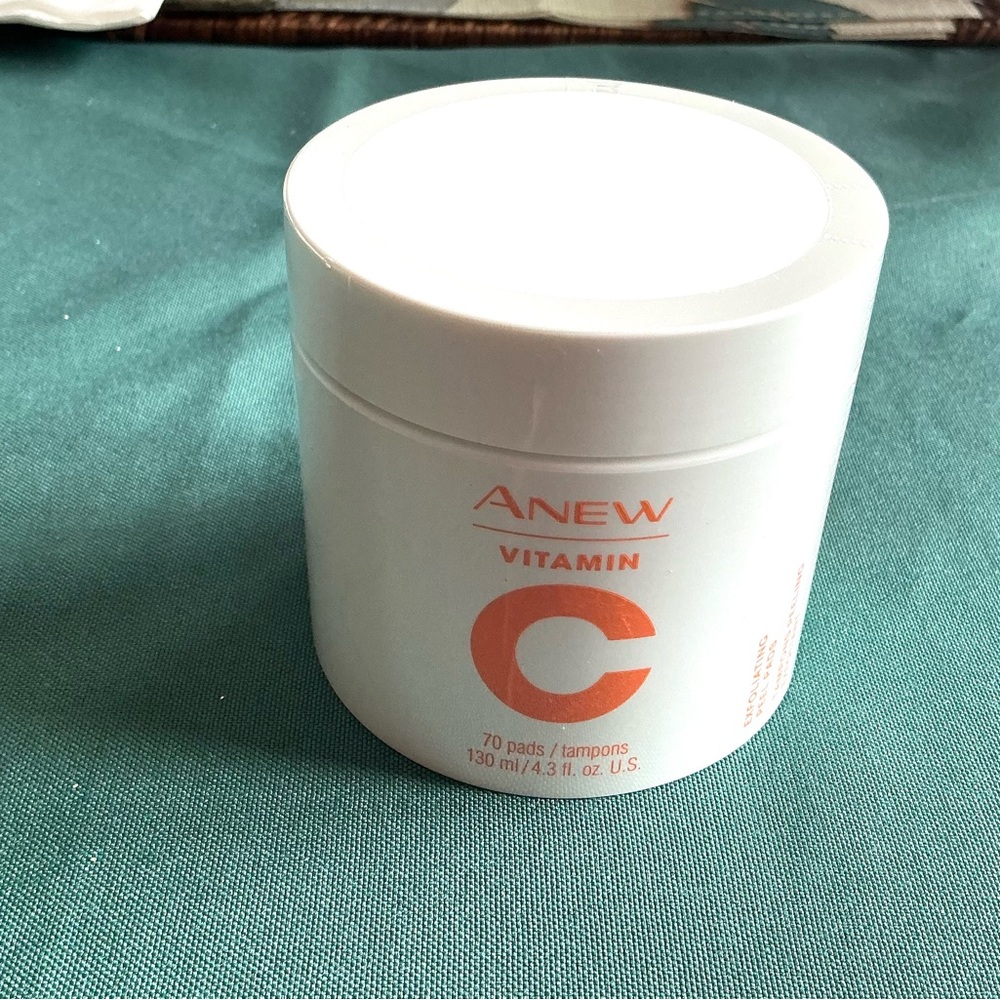 Avon Anew Vitamin C Skincare Cleanser - White and Orange